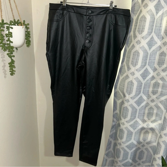 Fashion Nova Pants - Fashion Nova My Pleasure Faux Leather Pants - Black